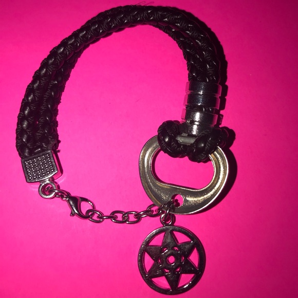 BLACK STAR BRACELET!! - Picture 2 of 3
